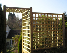 Trellis archway