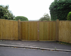 Closeboarded gate